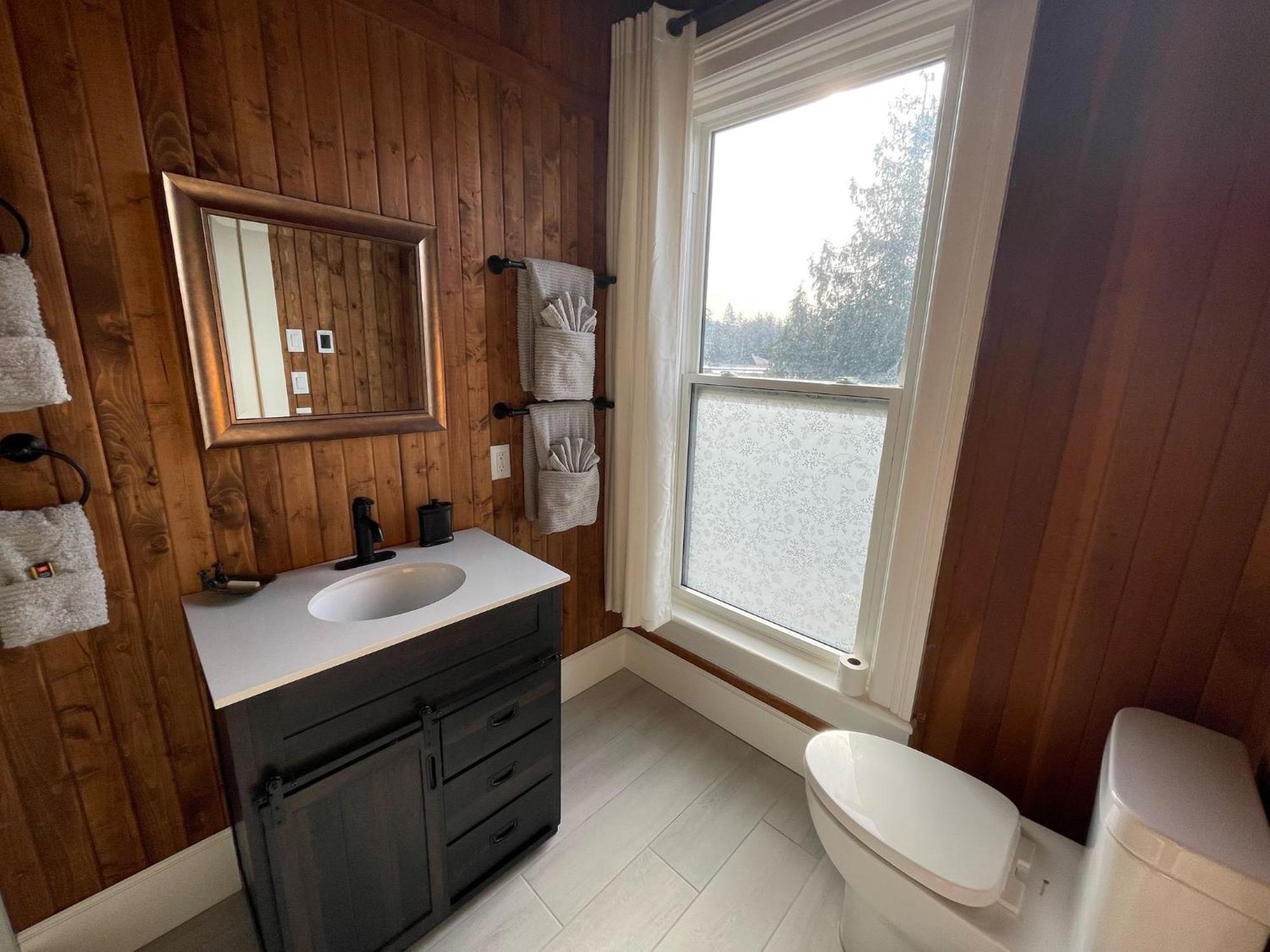 Woodside Farm Country Inn Sooke Exteriör bild