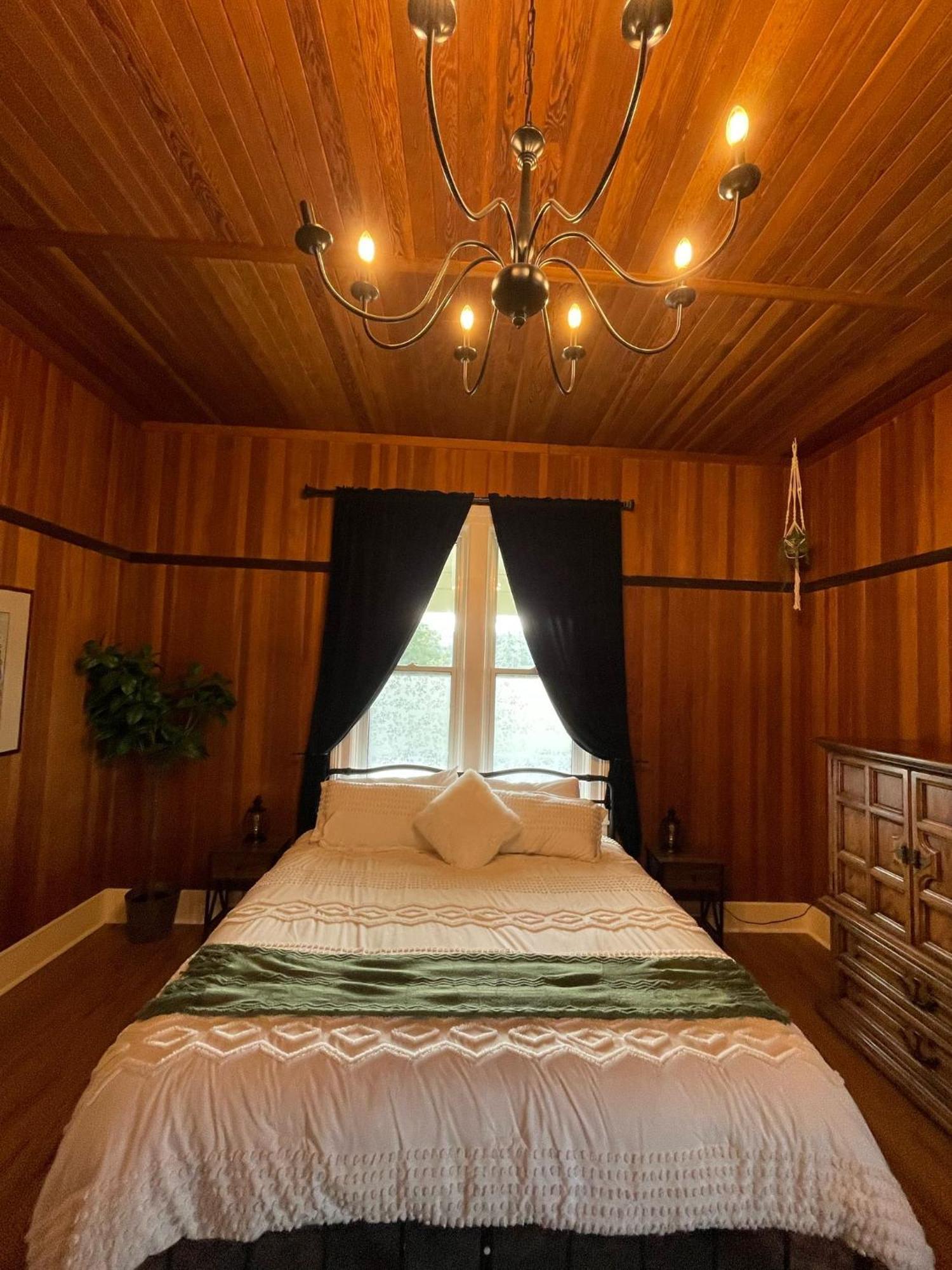 Woodside Farm Country Inn Sooke Exteriör bild